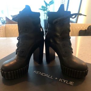K + K Cody Platform Combat Boots 6.5